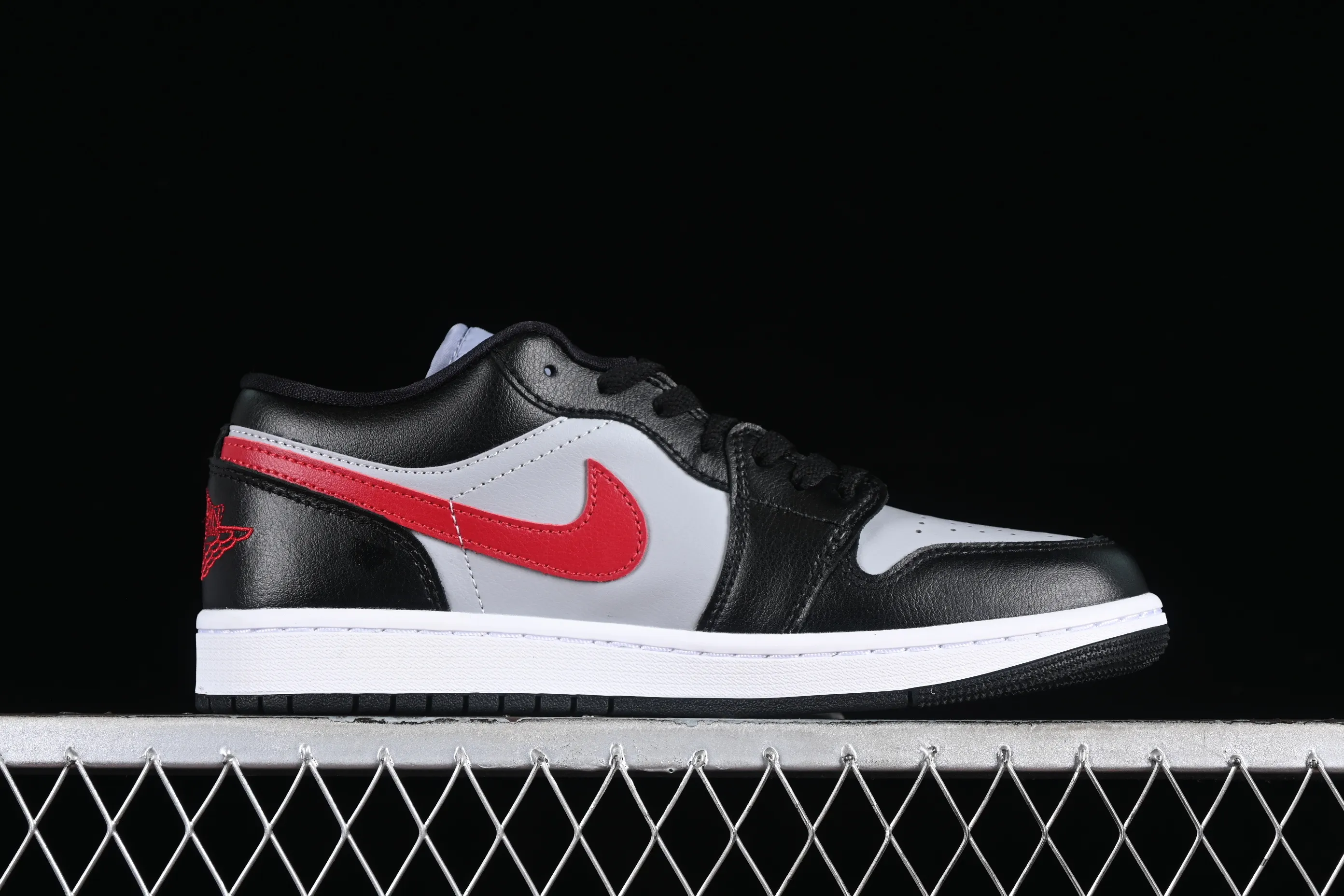 All categories Air Jordan Jordan series basketball shoes Air Jordan 1 Low G version pure original Air Jordan 1 Low AJ1 Joe 1 black gray red hook low-top cultural basketball shoes DC0774-062